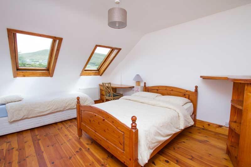 Rainbow Hostel Дингл Экстерьер фото
